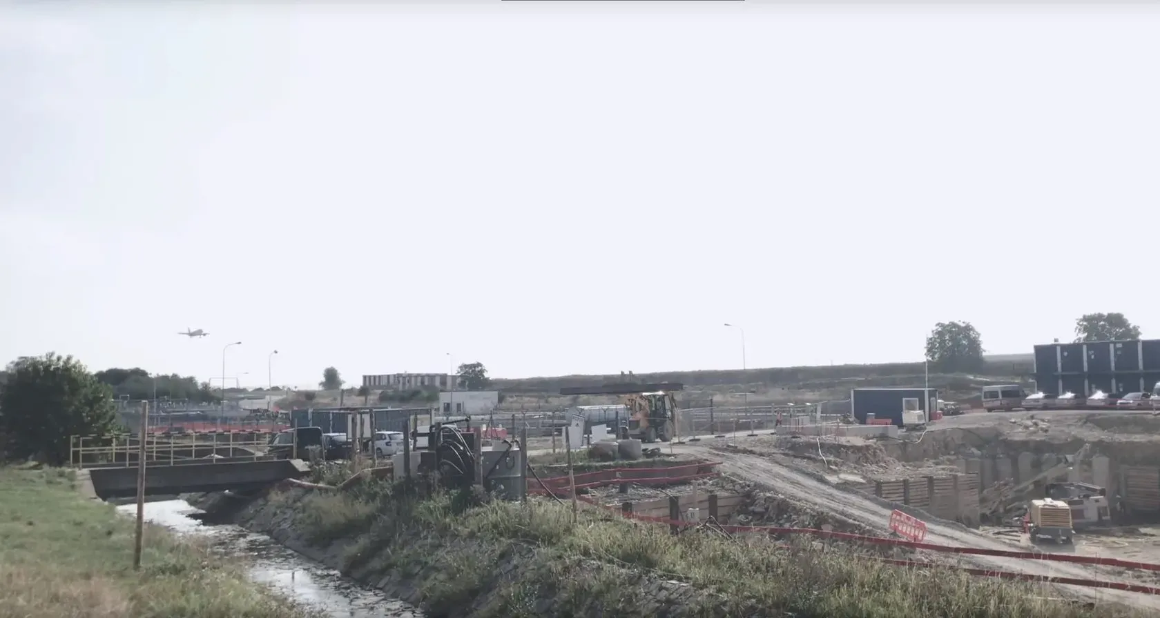 Nová retenční nádrž na ČOV a ČKV Sever, Letiště Praha, Kněževes - foto 2