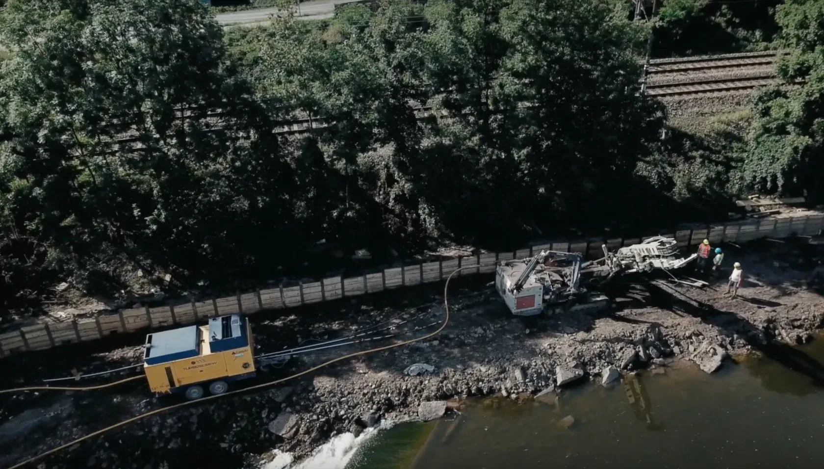 Jez Řevnice – Berounka ř.km 19,429 – výstavba rybího přechodu a vodácké propusti - foto 1